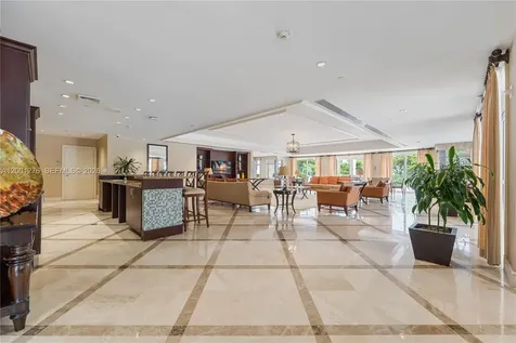 20000 E Country Club Drive Aventura FL 33180