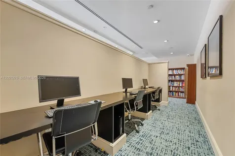 20000 E Country Club Drive Aventura FL 33180