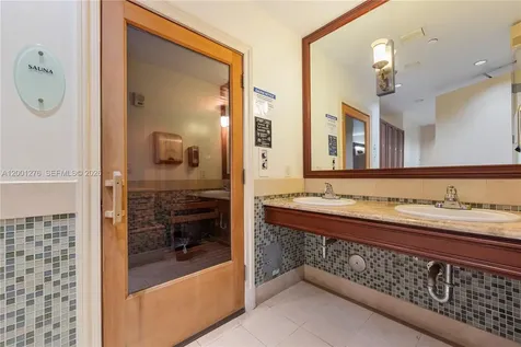 20000 E Country Club Drive Aventura FL 33180
