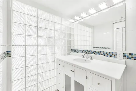 1420 Brickell Bay Drive Miami FL 33131