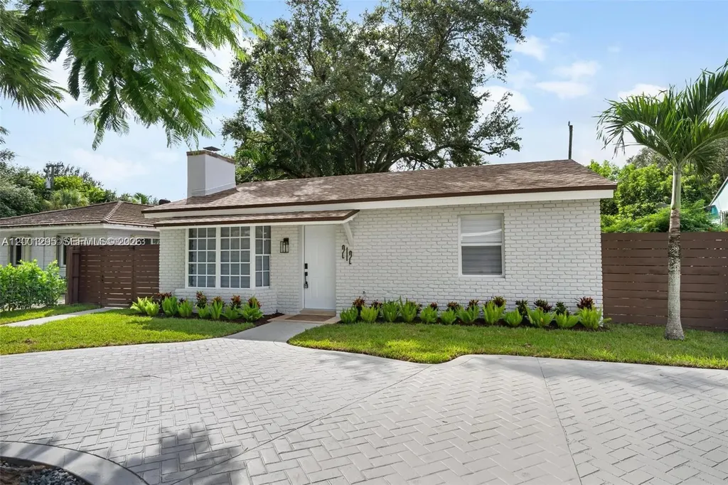 212 NW 103rd Street Miami FL 33150