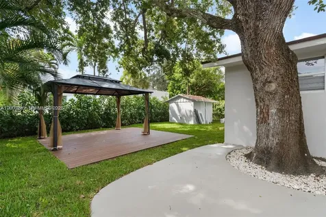 212 NW 103rd Street Miami FL 33150