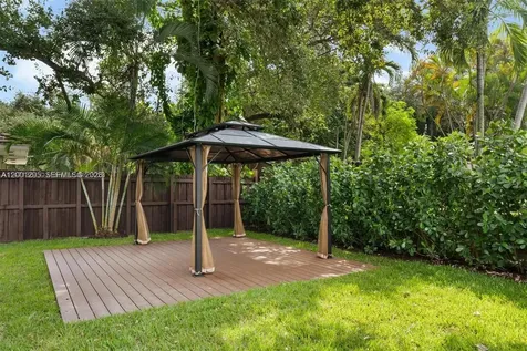 212 NW 103rd Street Miami FL 33150