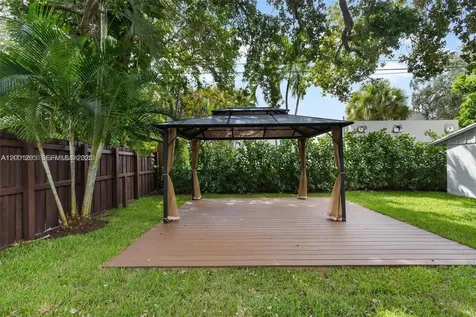 212 NW 103rd Street Miami FL 33150