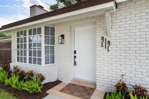 212 NW 103rd Street Miami FL 33150