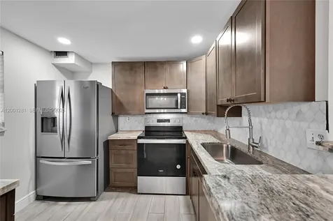 2850 Somerset Drive Lauderdale Lakes FL 33311