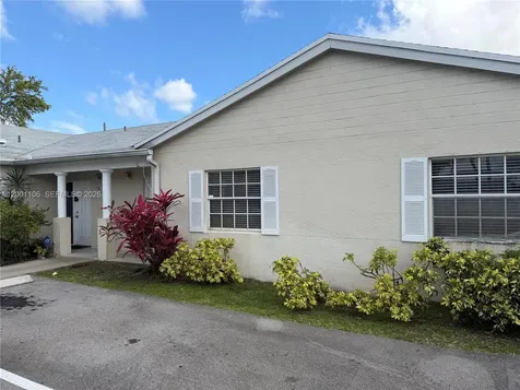 960 NE 214th Lane Miami FL 33179