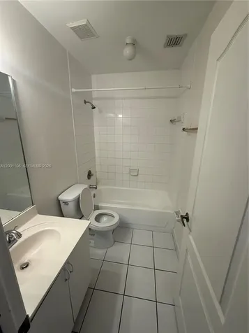 960 NE 214th Lane Miami FL 33179