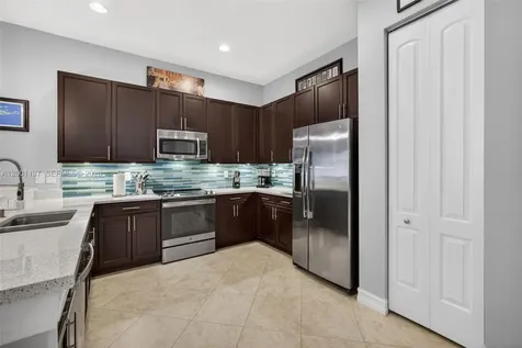 184 W Bay Cedar Circle Jupiter FL 33458