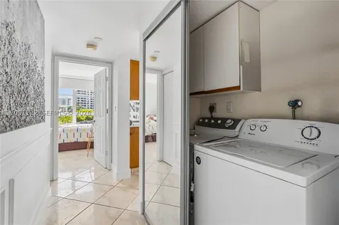 3600 Mystic Pointe Drive Aventura FL 33180
