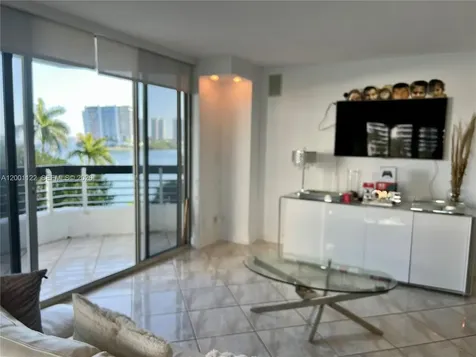 3600 Mystic Pointe Drive Aventura FL 33180