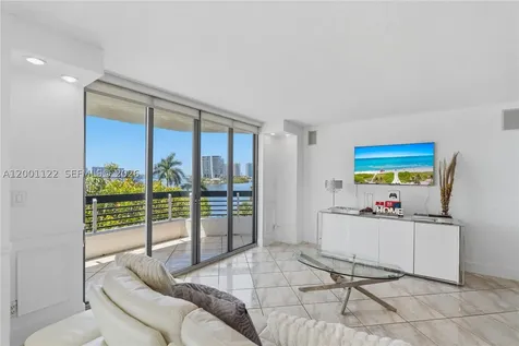 3600 Mystic Pointe Drive Aventura FL 33180