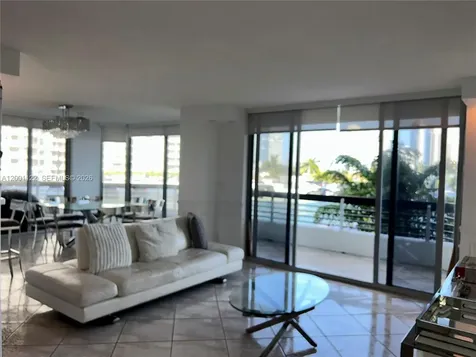 3600 Mystic Pointe Drive Aventura FL 33180