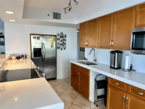 3600 Mystic Pointe Drive Aventura FL 33180