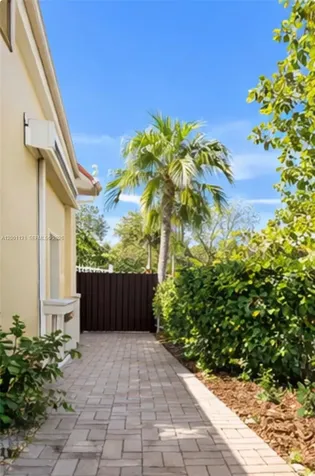 1125 Butternut Lane Hollywood FL 33019