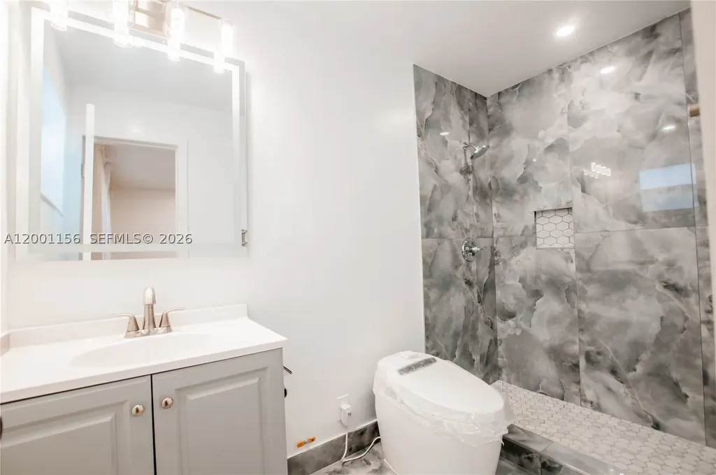 300 S Luna Court Hollywood FL 33021
