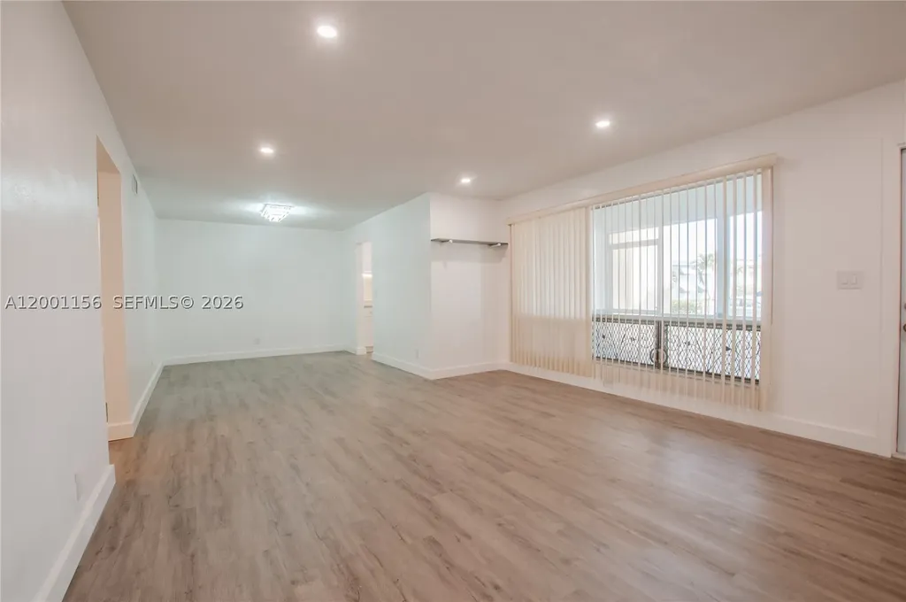 300 S Luna Court Hollywood FL 33021