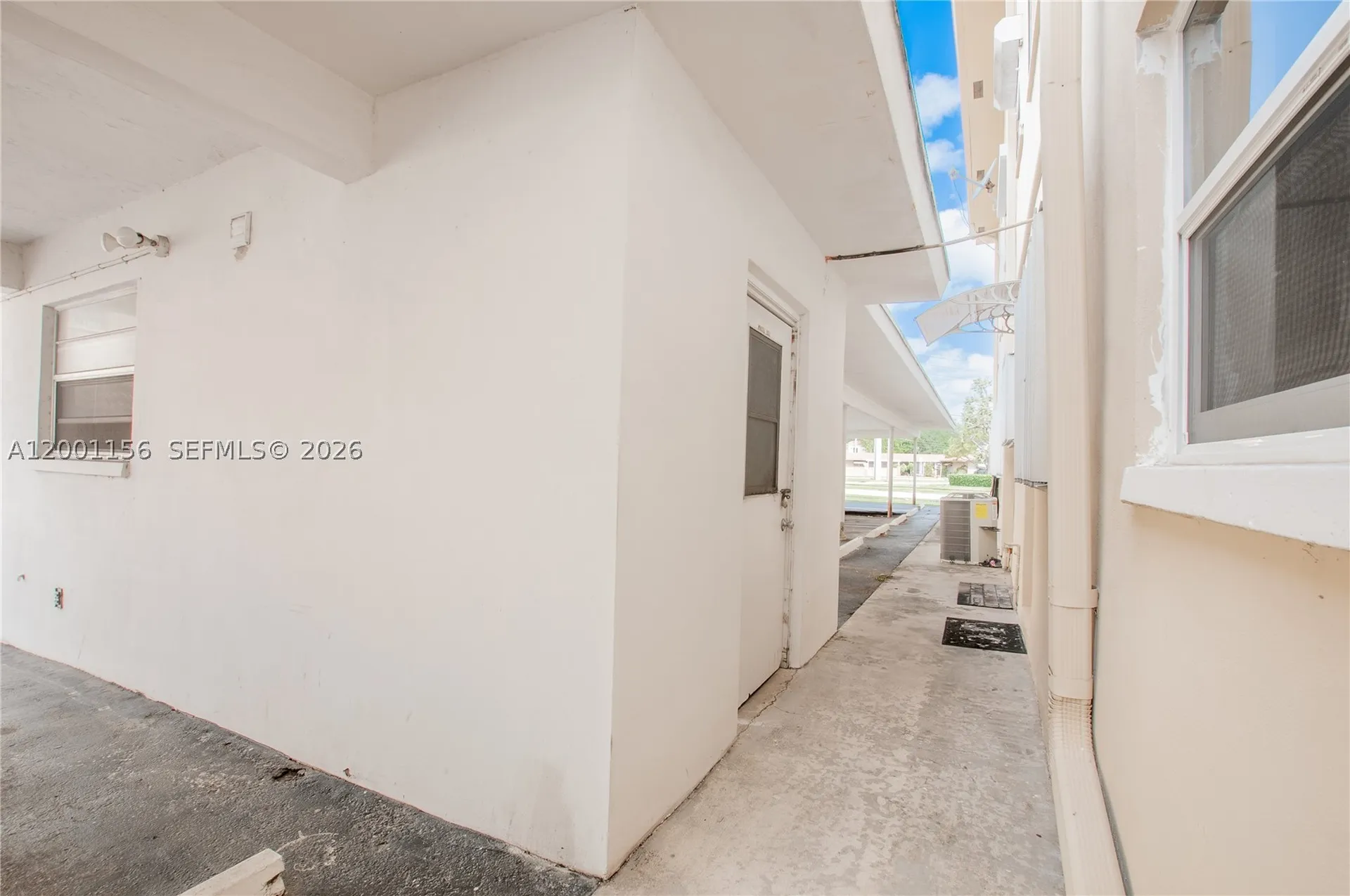 300 S Luna Court Hollywood FL 33021