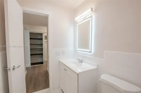 300 S Luna Court Hollywood FL 33021