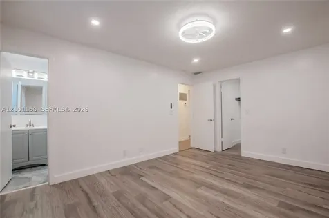 300 S Luna Court Hollywood FL 33021