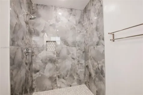300 S Luna Court Hollywood FL 33021