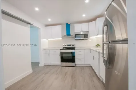 300 S Luna Court Hollywood FL 33021