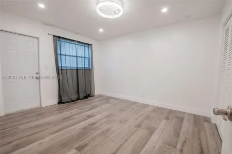 300 S Luna Court Hollywood FL 33021