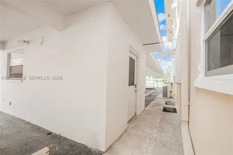 300 S Luna Court Hollywood FL 33021