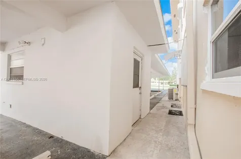 300 S Luna Court Hollywood FL 33021