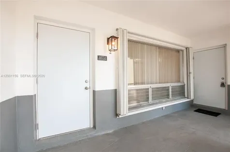 300 S Luna Court Hollywood FL 33021
