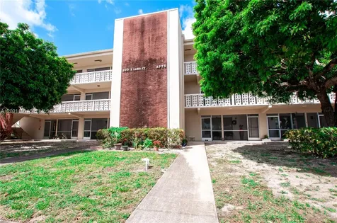 300 S Luna Court Hollywood FL 33021