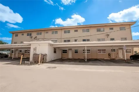 300 S Luna Court Hollywood FL 33021
