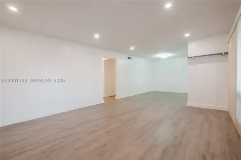 300 S Luna Court Hollywood FL 33021