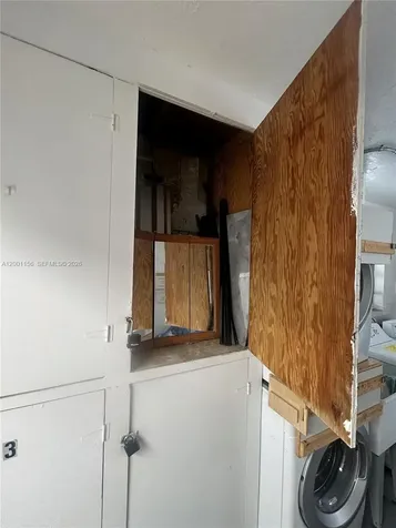 300 S Luna Court Hollywood FL 33021