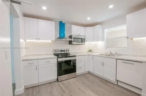 300 S Luna Court Hollywood FL 33021