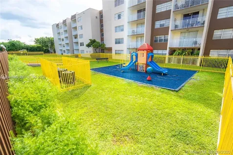 6950 Miami Gardens Drive Hialeah FL 33015