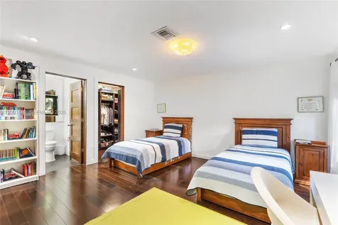 560 Sabal Palm Road Miami FL 33137