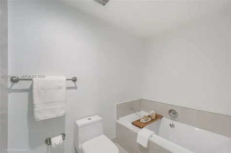 488 NE 18th Street Miami FL 33132
