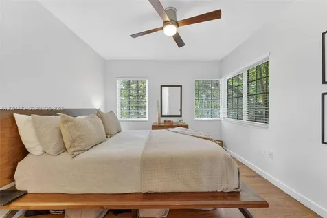 1205 Meridian Avenue Miami Beach FL 33139