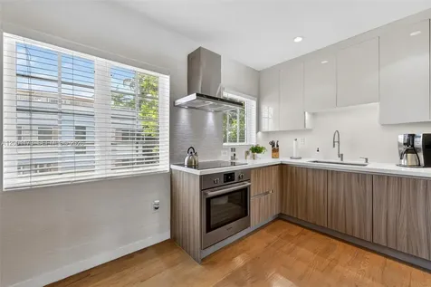 1205 Meridian Avenue Miami Beach FL 33139