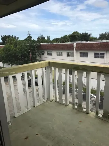Miami FL 33162