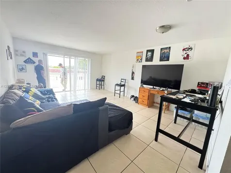 Miami FL 33162