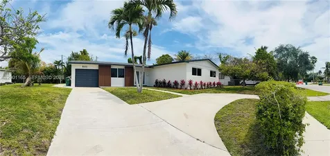 9051 SW 200th Street Cutler Bay FL 33157