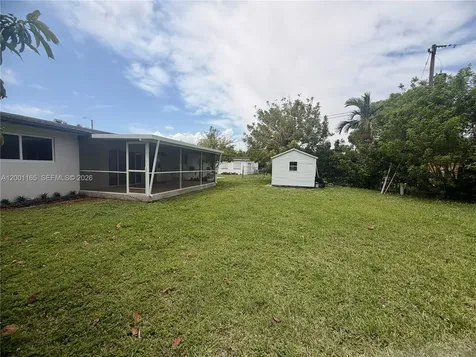9051 SW 200th Street Cutler Bay FL 33157