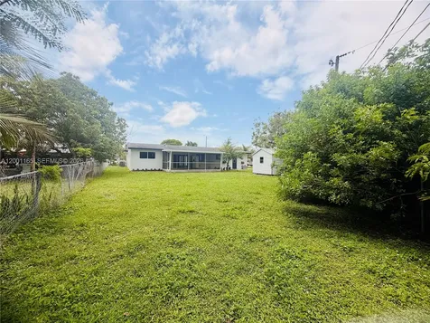 9051 SW 200th Street Cutler Bay FL 33157