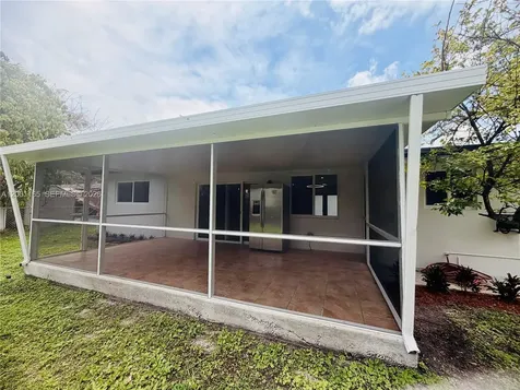 9051 SW 200th Street Cutler Bay FL 33157