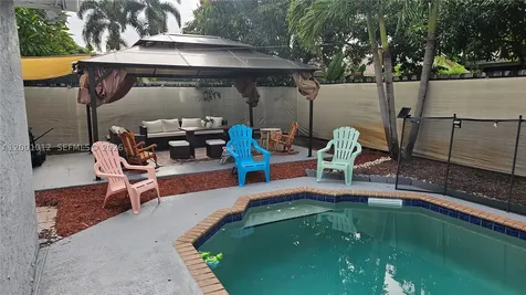 8421 NW 8th Street Pembroke Pines FL 33024