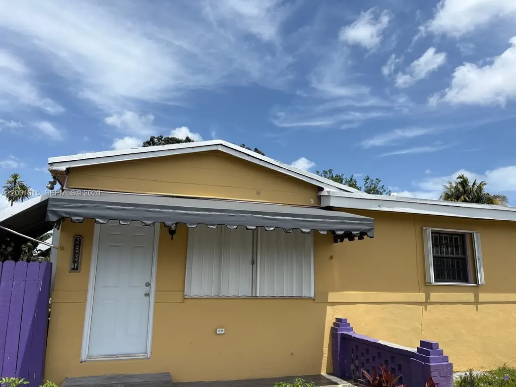 2531 NW 88th Street Miami FL 33147