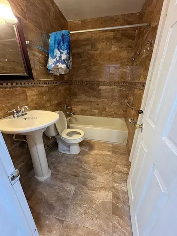 2531 NW 88th Street Miami FL 33147