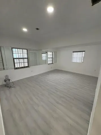 2531 NW 88th Street Miami FL 33147